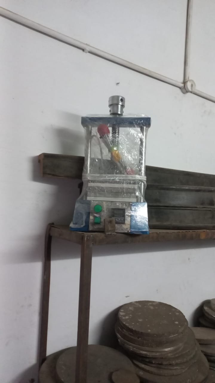 Wax injector machine manufactured by AHMAD ENGINEERING WORKS